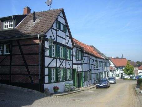Liedberg : Schloßstraße, Historischer Ortskern